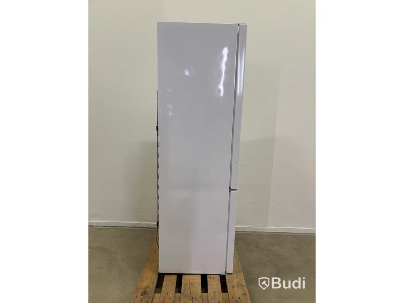 Kylfrys Cylinda KF3280NHE, frys nedtill