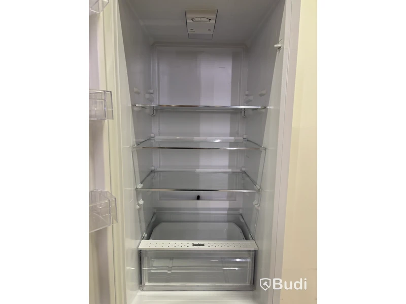 Kylfrys Cylinda KF3280NHE, frys nedtill