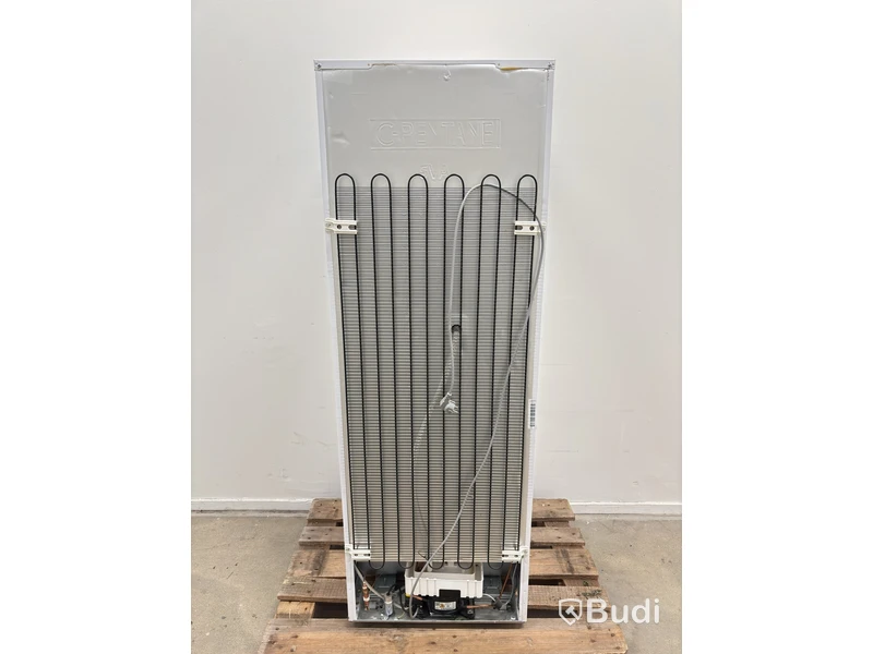 Elvita fridge freezer, 322 litres