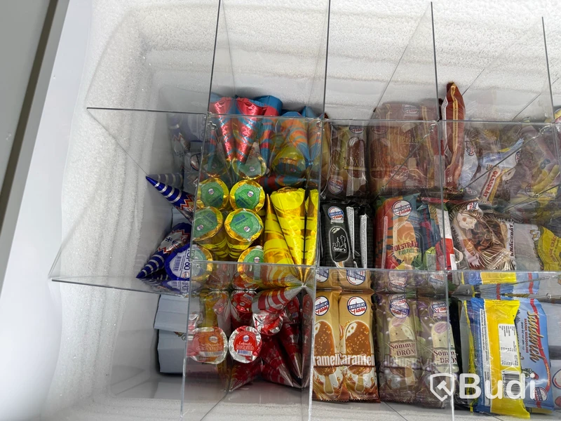 Mixed lot of food items