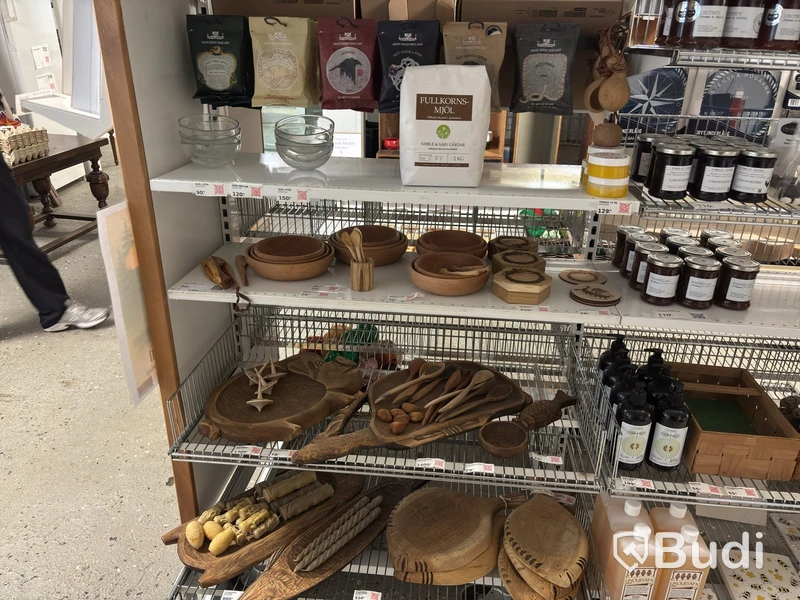 Mixed lot of food items