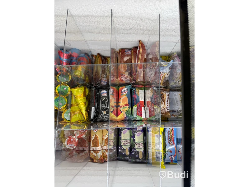 Mixed lot of food items