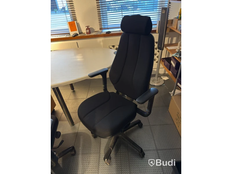 Desk incl. 2 office chairs and a drawer unit