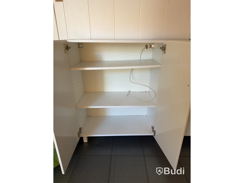3 Cabinets
