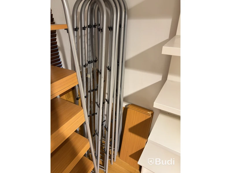 Shelving units, 17 end frames and 78 shelves