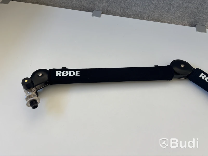 RØDE microphone stand with desk clamp