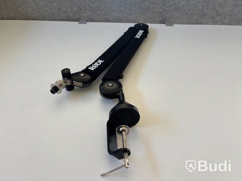RØDE microphone stand with desk clamp