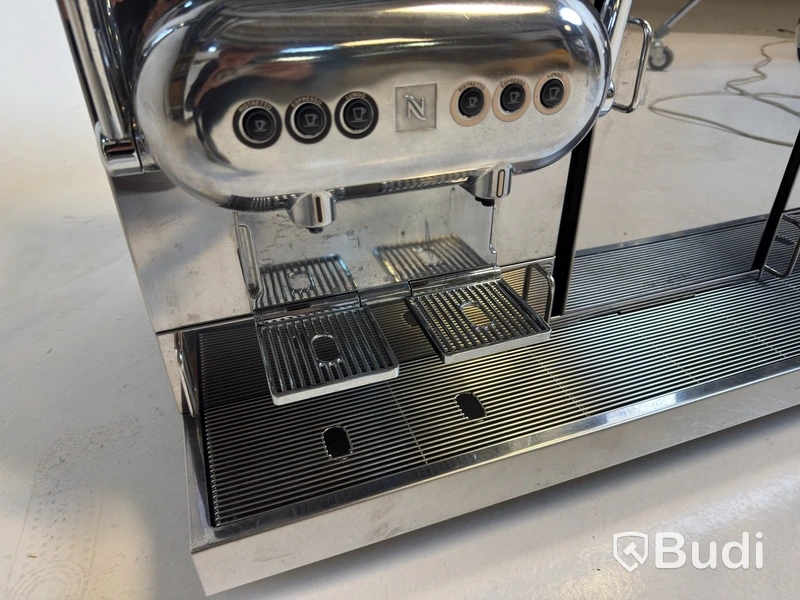 Coffee Machine / Espresso Machine Nespresso Aguila 420 Pro