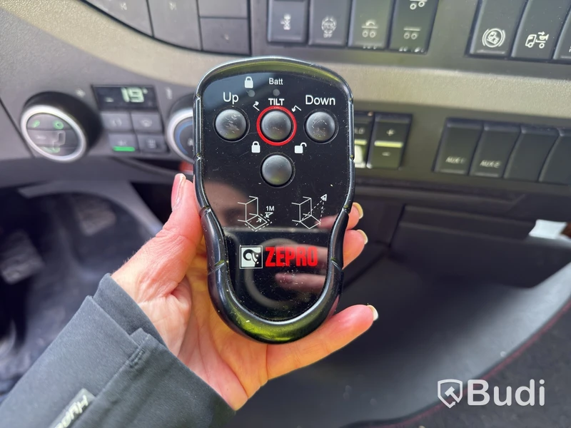 Volvo FH 6X2 Long-Haul Truck - 2019 | DIESEL | Low Mileage | Box Body from 2021