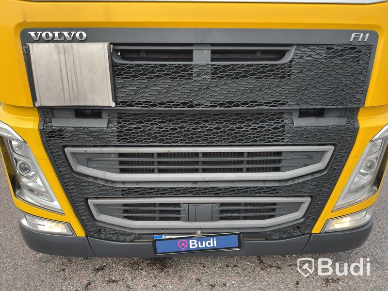 Volvo FH 6X2 Long-Haul Truck - 2019 | DIESEL | Low Mileage | Box Body from 2021
