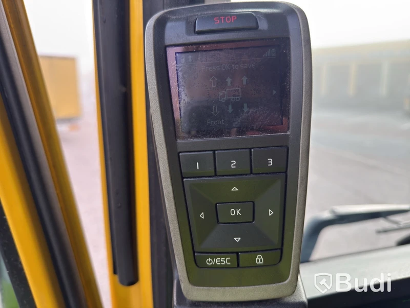 Volvo FH 6X2 Long-Haul Truck - 2019 | DIESEL | Low Mileage | Box Body from 2021