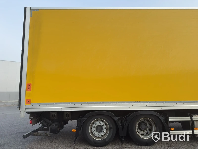 Volvo FH 6X2 Long-Haul Truck - 2019 | DIESEL | Low Mileage | Box Body from 2021