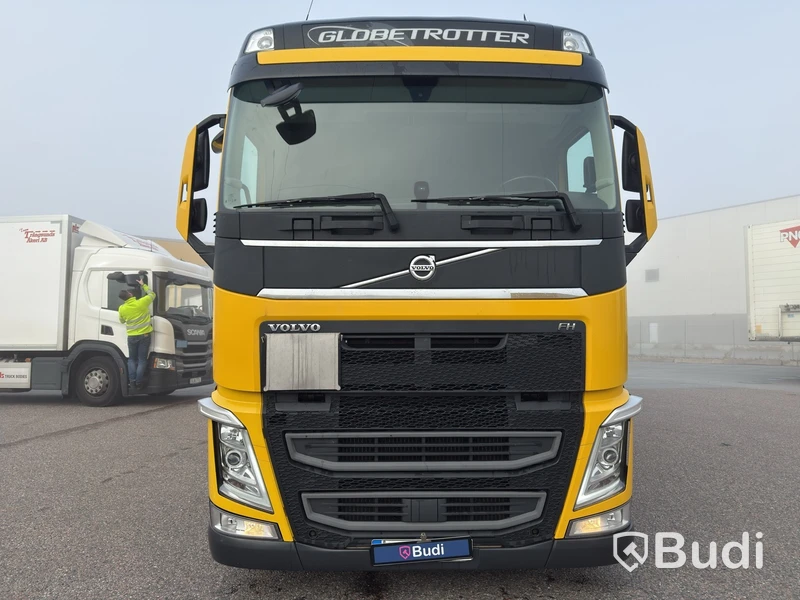 Volvo FH 6X2 Long-Haul Truck - 2019 | DIESEL | Low Mileage | Box Body from 2021