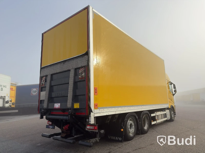 Volvo FH 6X2 Long-Haul Truck - 2019 | DIESEL | Low Mileage | Box Body from 2021