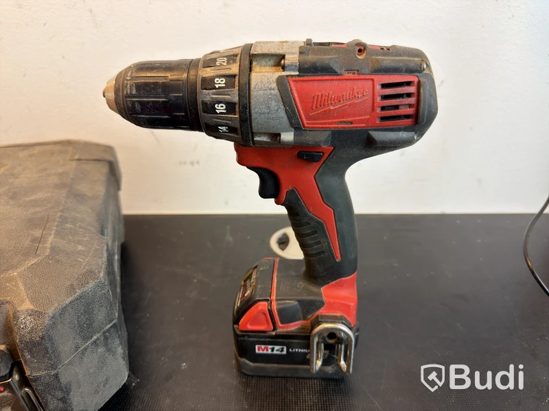 Borrskruvdragare Milwaukee, 14 V, batteri och laddare