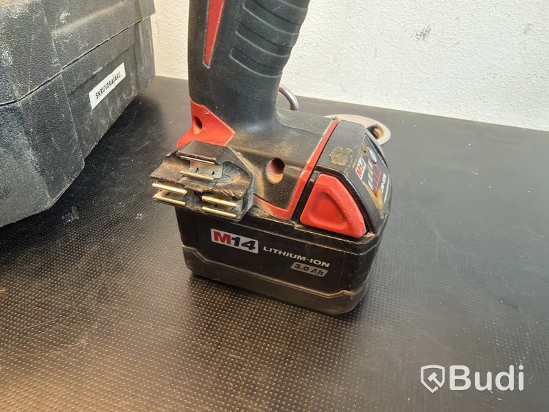 Borrskruvdragare Milwaukee, 14 V, batteri och laddare