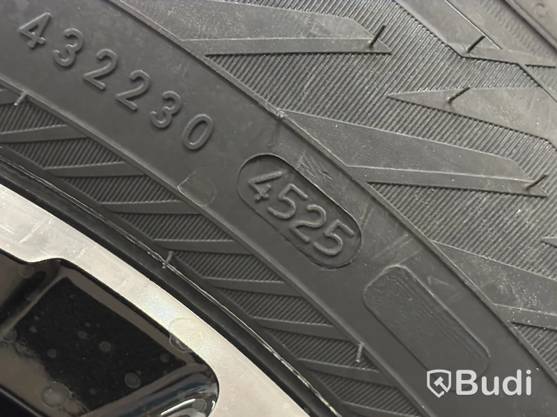 Set of 4 all-season wheels, Nokian Tyres, 235/55 R19