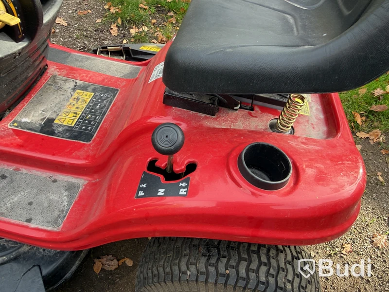 Ride-on mower MTD Smart RF 125 M (repair item)