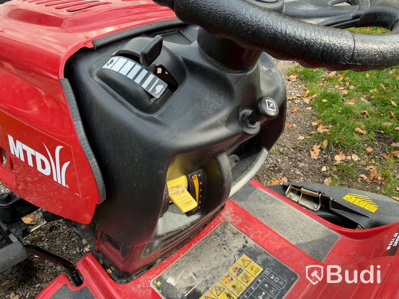 Ride-on mower MTD Smart RF 125 M (repair item)