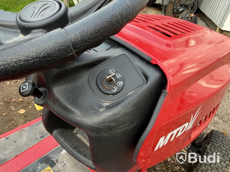 Ride-on mower MTD Smart RF 125 M (repair item)