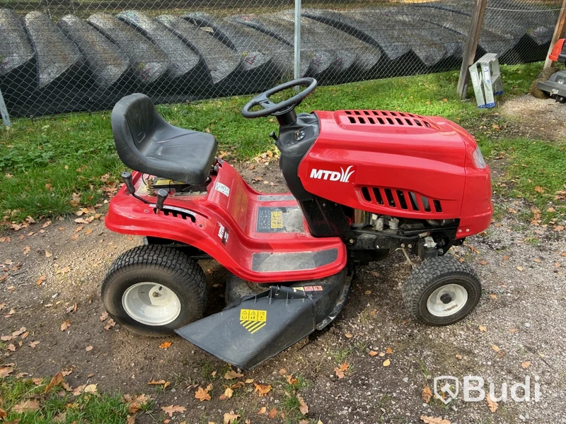 Ride-on mower MTD Smart RF 125 M (repair item)