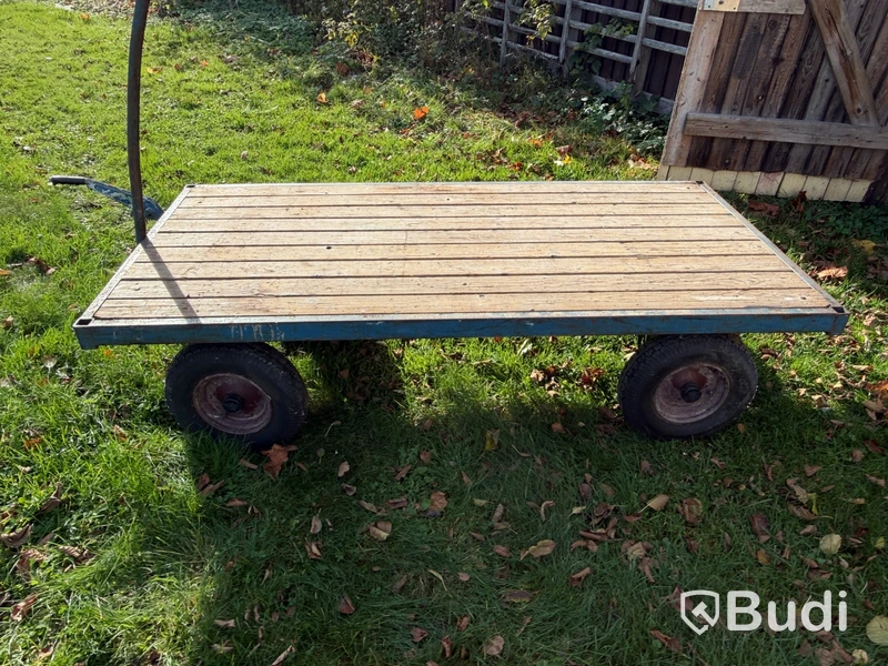 Flatbed trolley with pull handle, four wheels