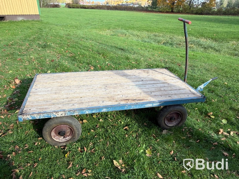 Flatbed trolley with pull handle, four wheels