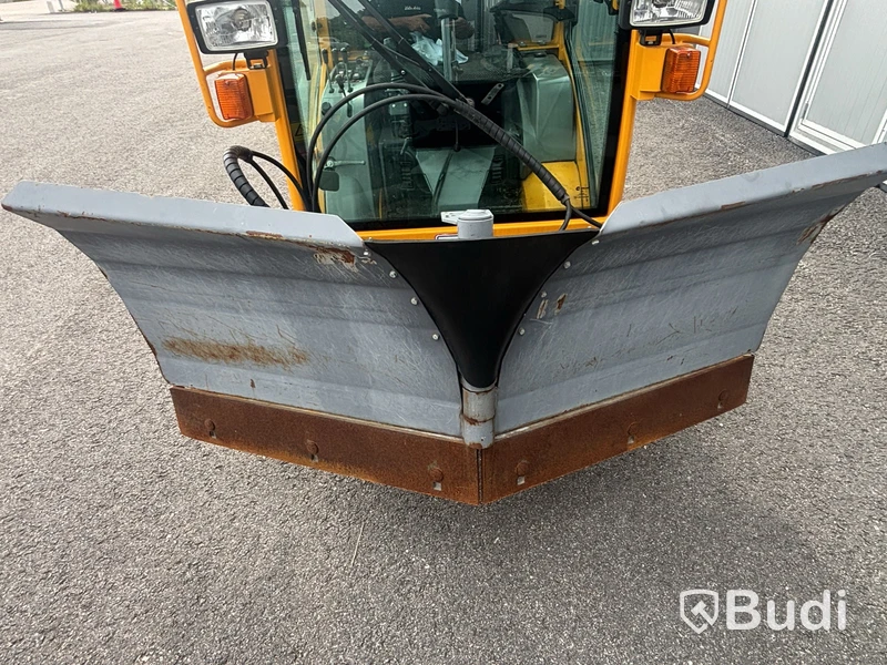 Redskapsbärare Belos Trans Pro 3440 med redskap, 1235 tim