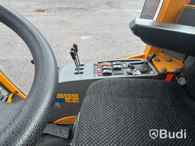 Redskapsbärare Belos Trans Pro 3440 med redskap, 1235 tim