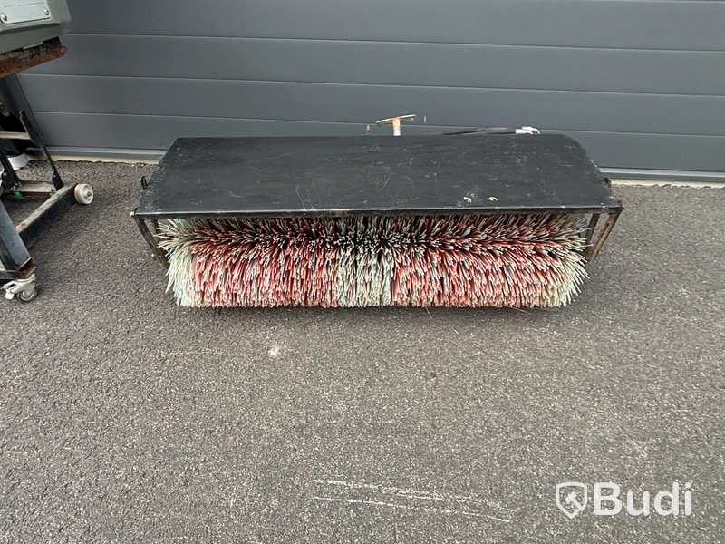 Redskapsbärare Belos Trans Pro 3440 med redskap, 1235 tim