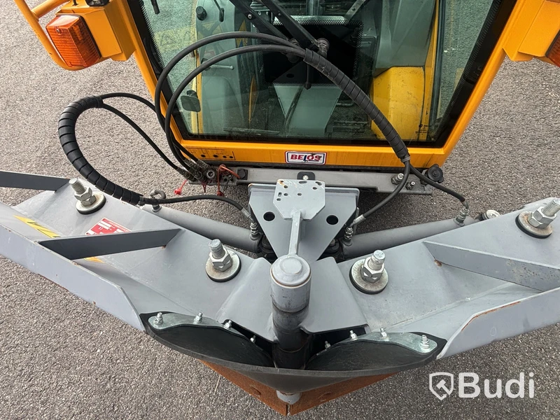 Redskapsbärare Belos Trans Pro 3440 med redskap, 1235 tim