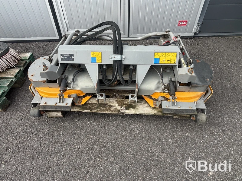 Redskapsbärare Belos Trans Pro 3440 med redskap, 1235 tim