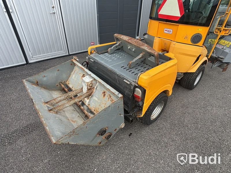 Redskapsbärare Belos Trans Pro 3440 med redskap, 1235 tim