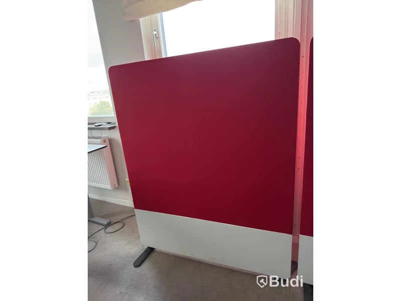 2 Office Screens