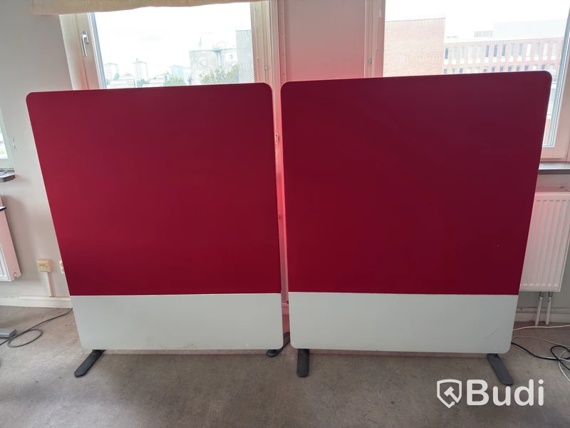 2 Office Screens