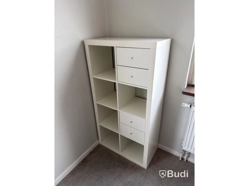 3 Cabinets
