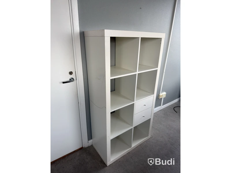 3 Cabinets