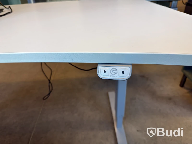 Höj- och sänkbart skrivbord Swedstyle inkl. kontorsstol Efe