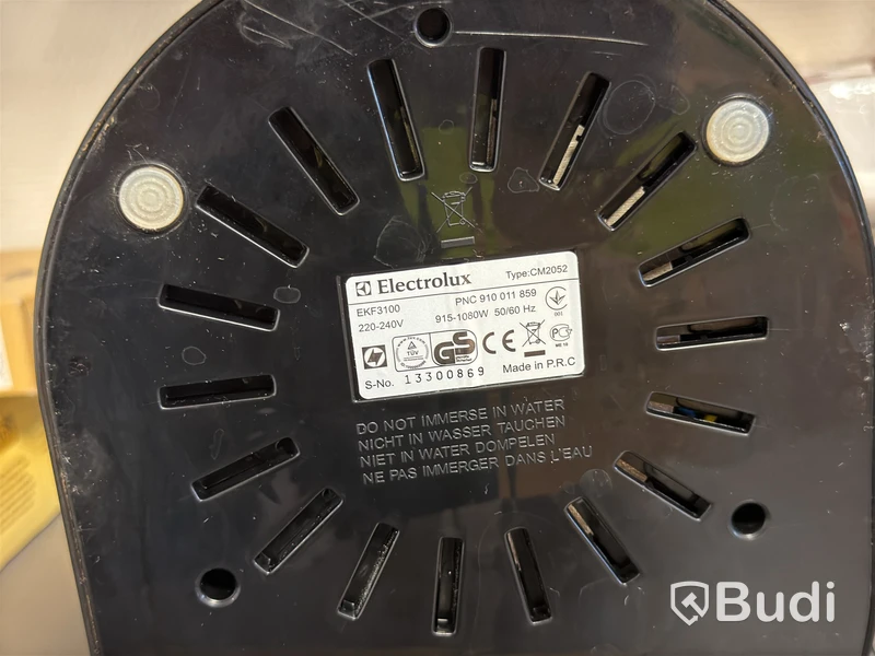 2 st. Mikrovågsugnar Electrolux, EMS21400W inkl. kaffekokare CM2052