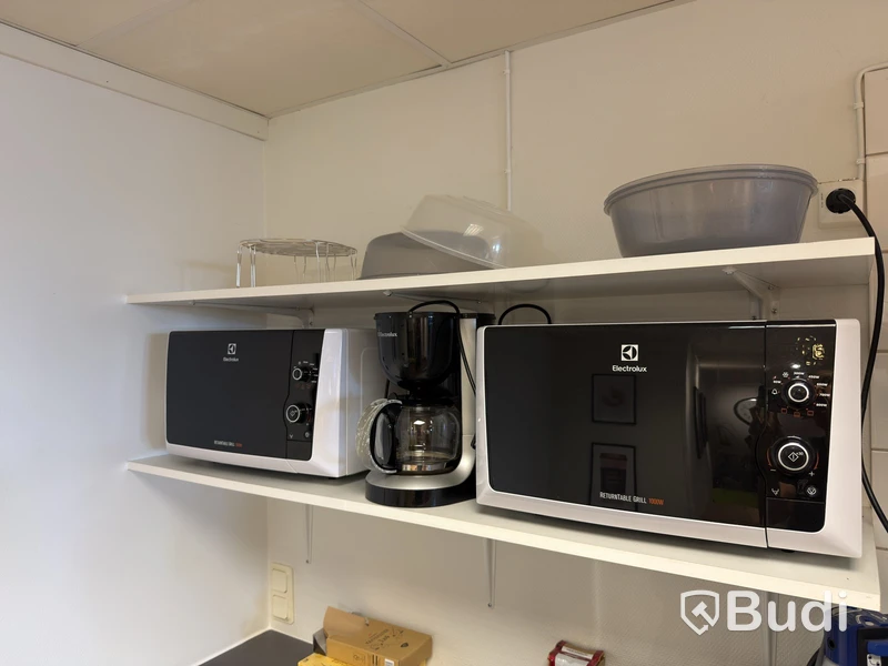 2 st. Mikrovågsugnar Electrolux, EMS21400W inkl. kaffekokare CM2052