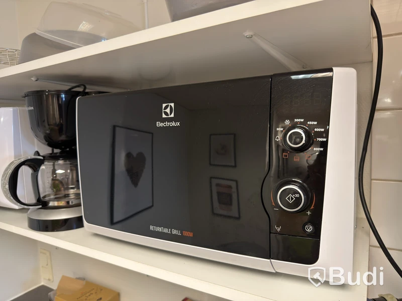 2 st. Mikrovågsugnar Electrolux, EMS21400W inkl. kaffekokare CM2052