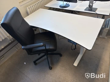 Höj- och sänkbart skrivbord Andersson inkl. kontorsstol