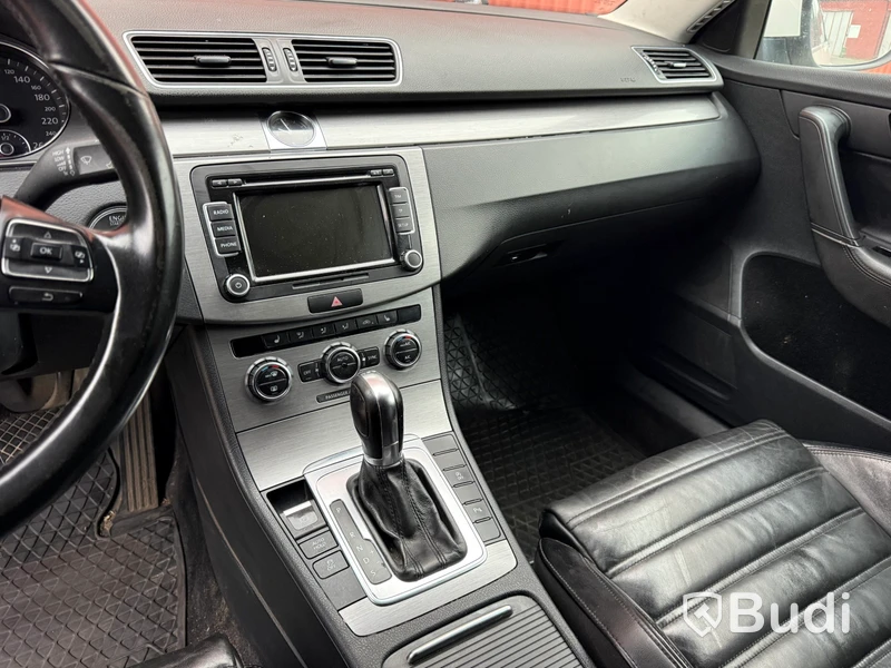 Volkswagen Passat Variant 2.0 TDI DPF BMT DSG Sekventiell -2012 | Reparationsobjekt