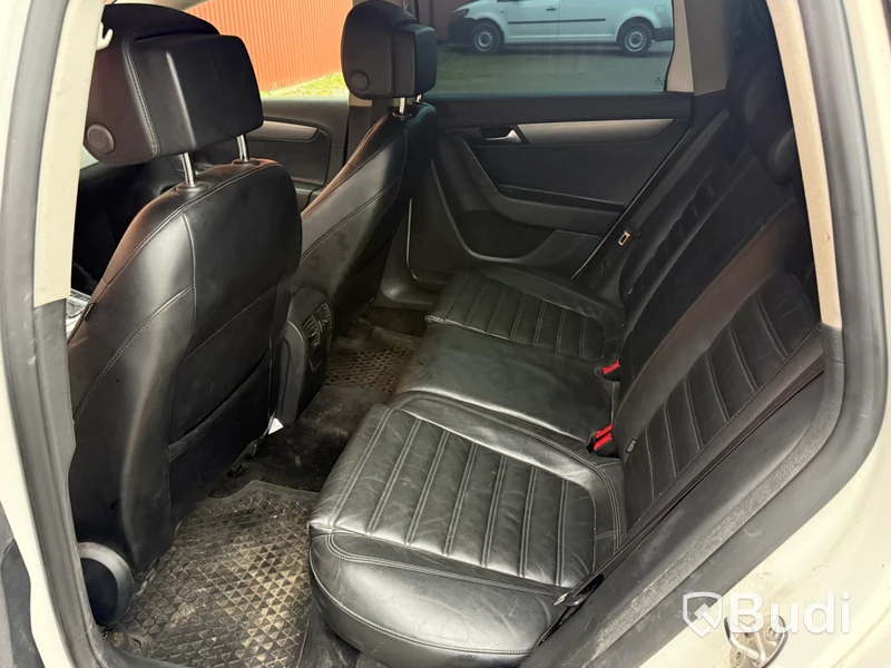 Volkswagen Passat Variant 2.0 TDI DPF BMT DSG Sekventiell -2012 | Reparationsobjekt