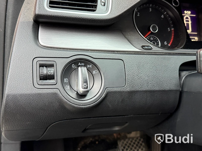 Volkswagen Passat Variant 2.0 TDI DPF BMT DSG Sekventiell -2012 | Reparationsobjekt