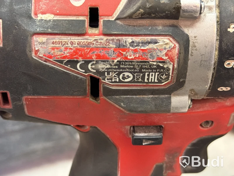 2 Milwaukee M18 18V drill/drivers