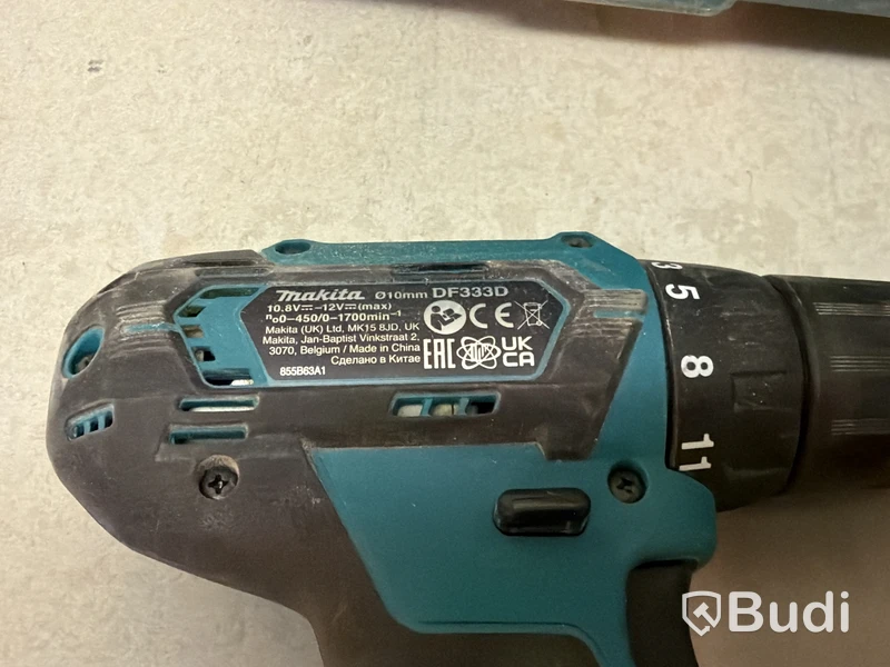 Makita CC301D multi-cutter and drill/driver