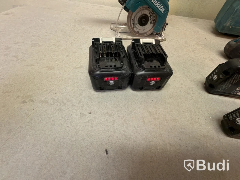 Makita CC301D multi-cutter and drill/driver