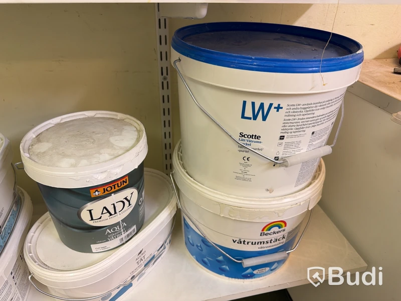 Lot of paint, filler and painting supplies