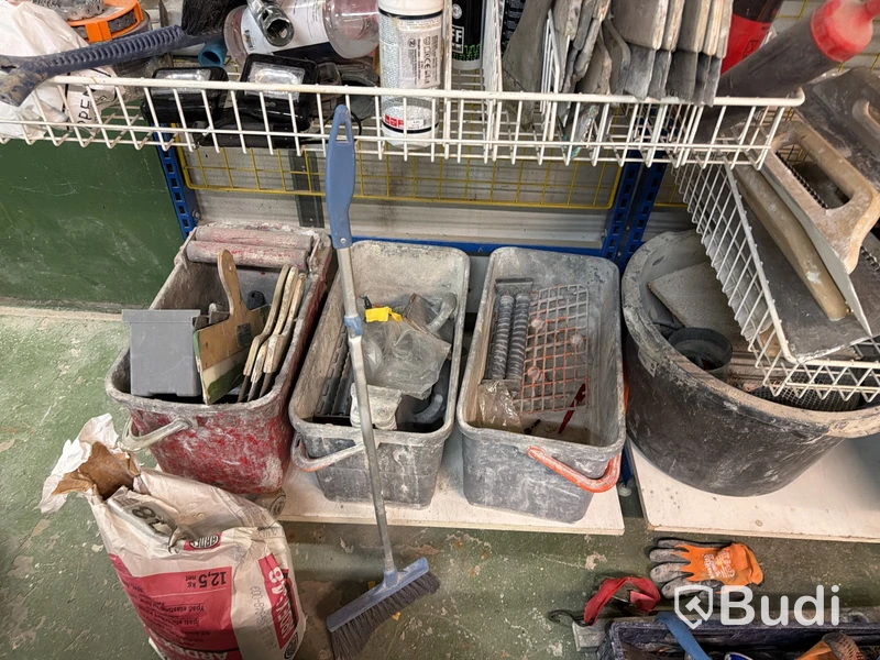 Parti byggmaterial och handverktyg